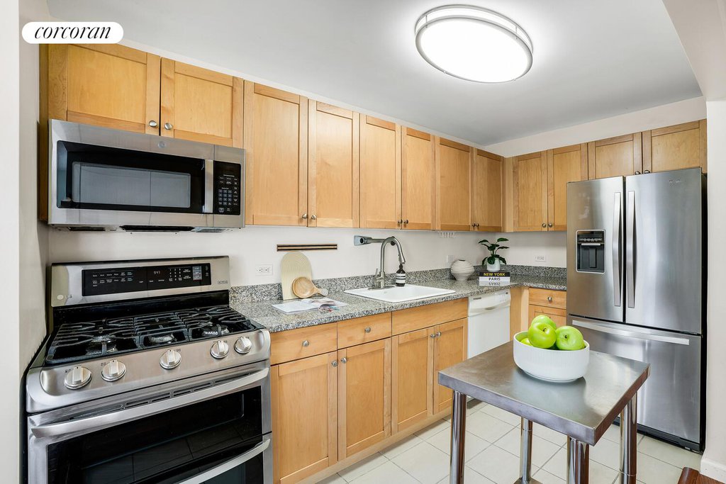 300 West 145th Street, Unit 1K photo 2