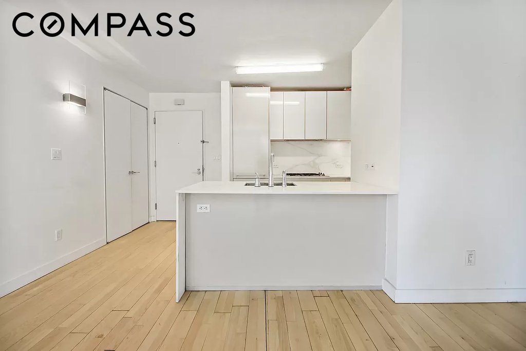 322 West 57th Street, Unit 38Q photo 4