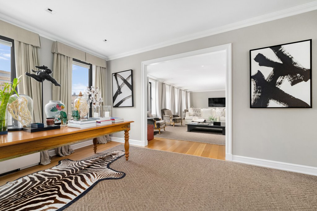 15 East 69th Street, Unit 16A photo 3