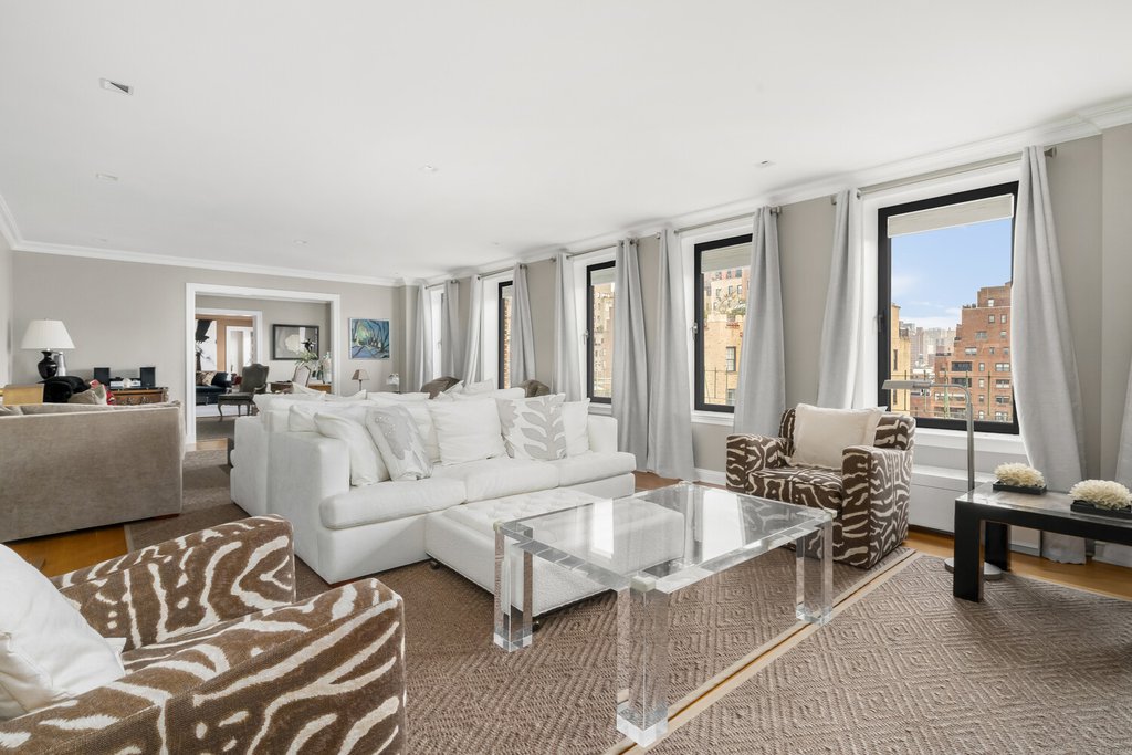15 East 69th Street, Unit 16A photo 4
