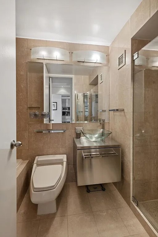 160 West 66th Street, Unit 37E photo 6
