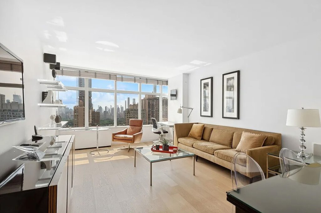 160 West 66th Street, Unit 37E
