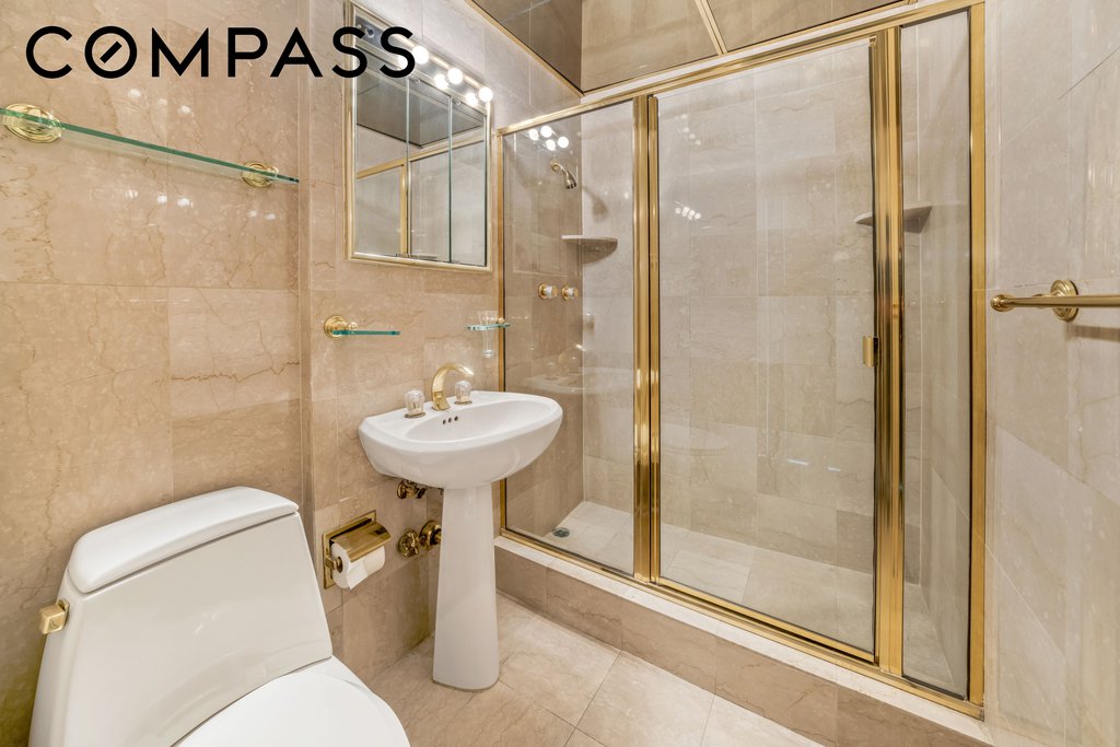 50 Sutton Place South, Unit 21L photo 5