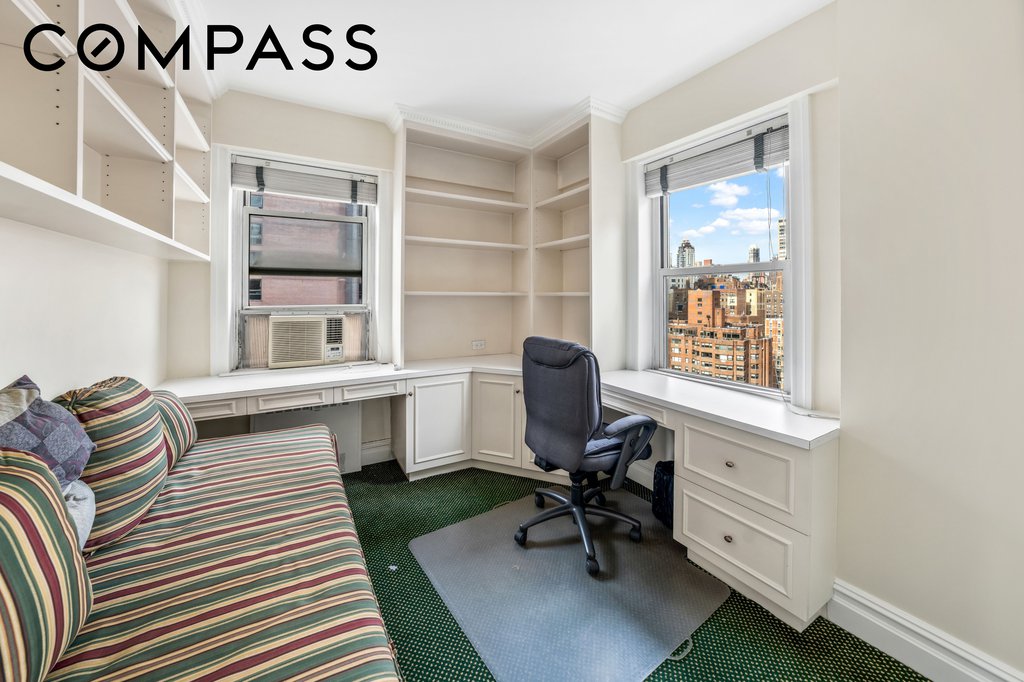 50 Sutton Place South, Unit 21L photo 7