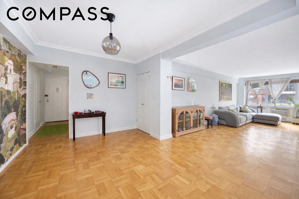 25 Sutton Place South, Unit 9R photo 2