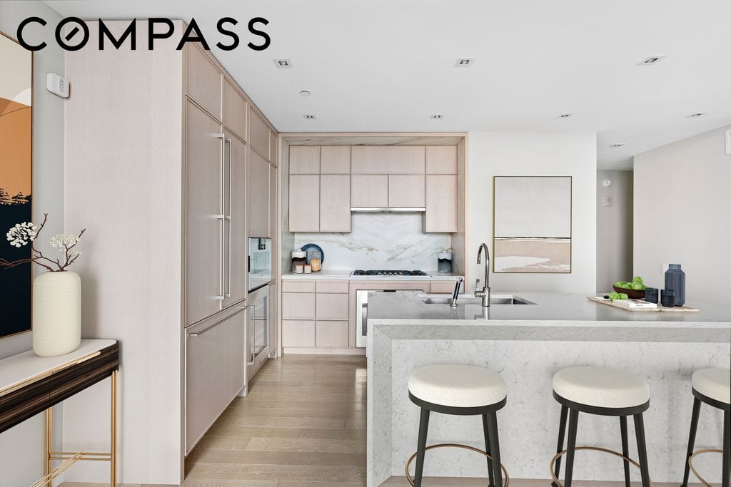 138 East 50th Street, Unit 40B photo 4