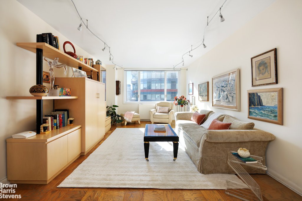 245 East 54th Street, Unit 27M