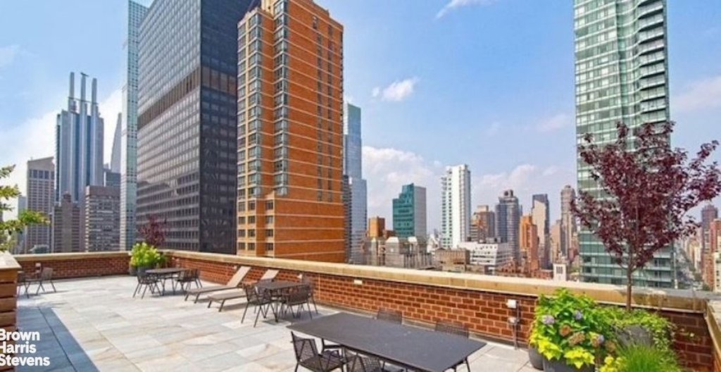 245 East 54th Street, Unit 27M photo 9