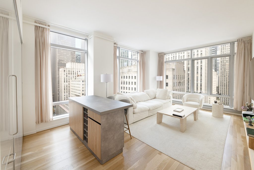 18 West 48th Street, Unit 18E