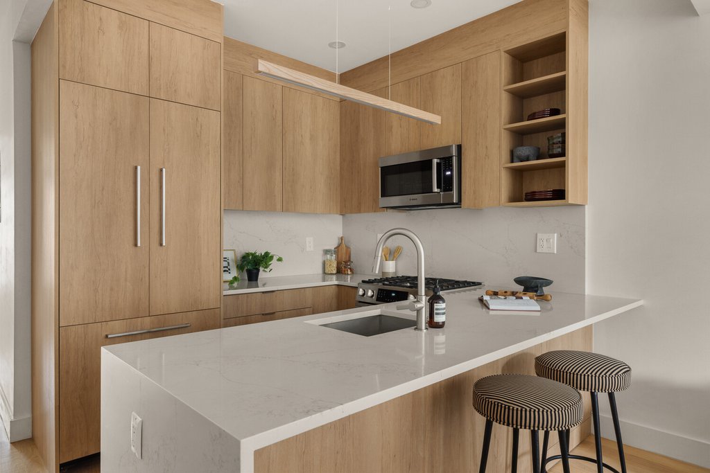 1230 Putnam Avenue, Unit 3 photo 3
