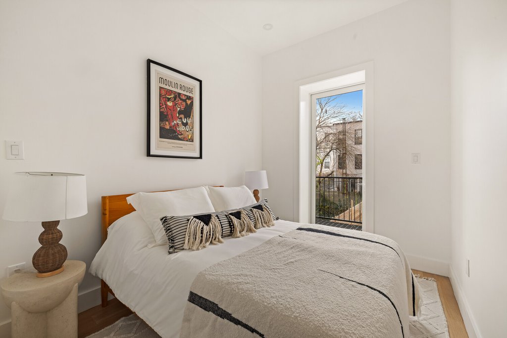 1230 Putnam Avenue, Unit 3 photo 8
