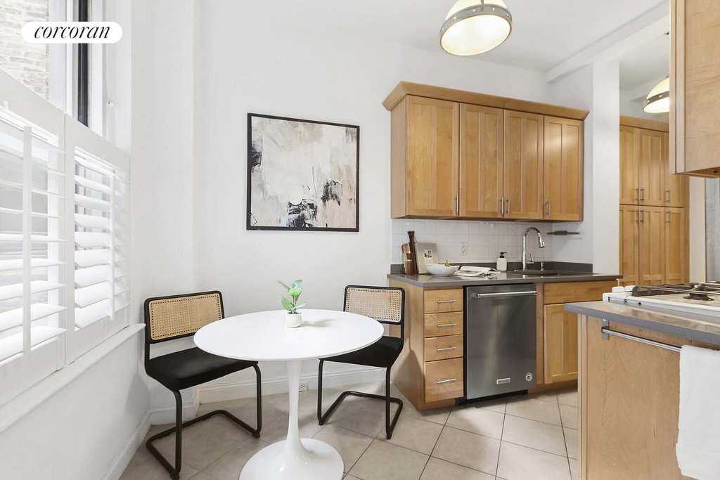 30 Fifth Avenue, Unit 3B photo 2
