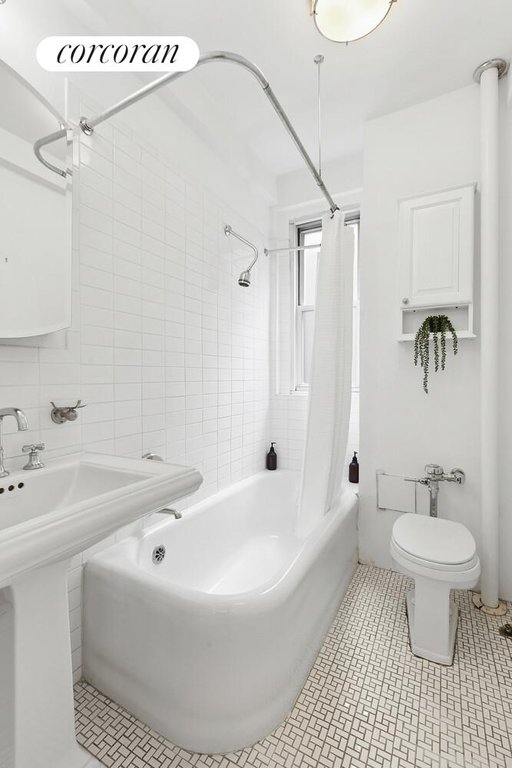 30 Fifth Avenue, Unit 3B photo 4