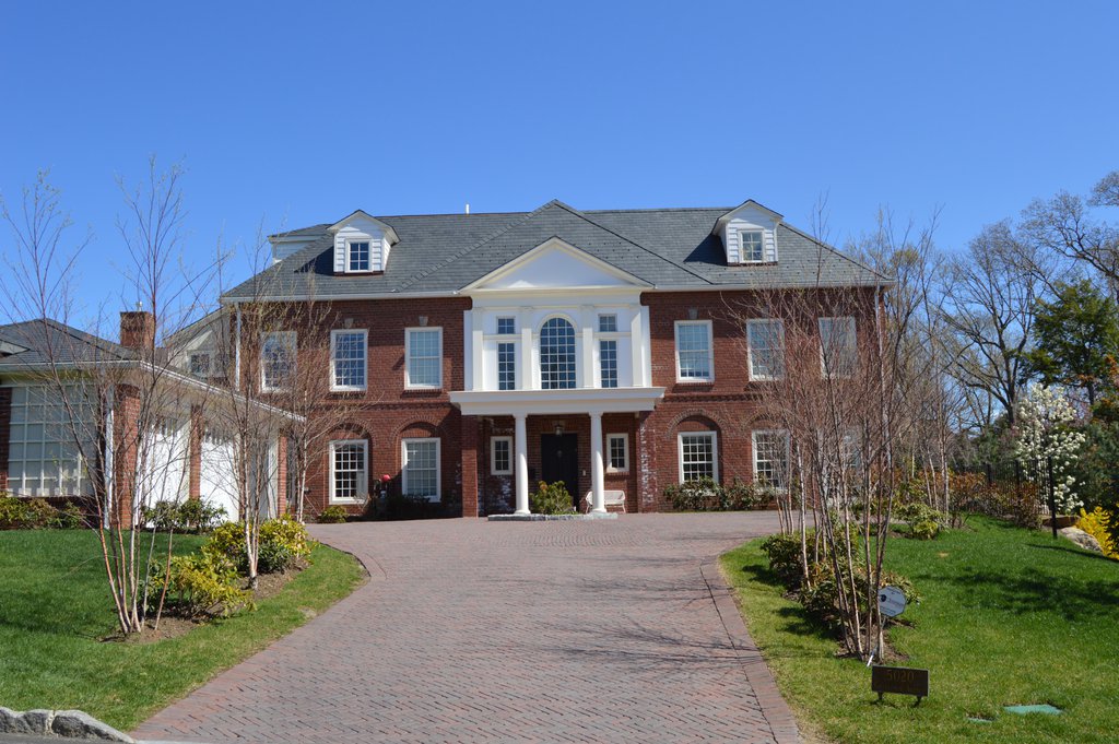 5020 Grosvenor Avenue, Unit 1