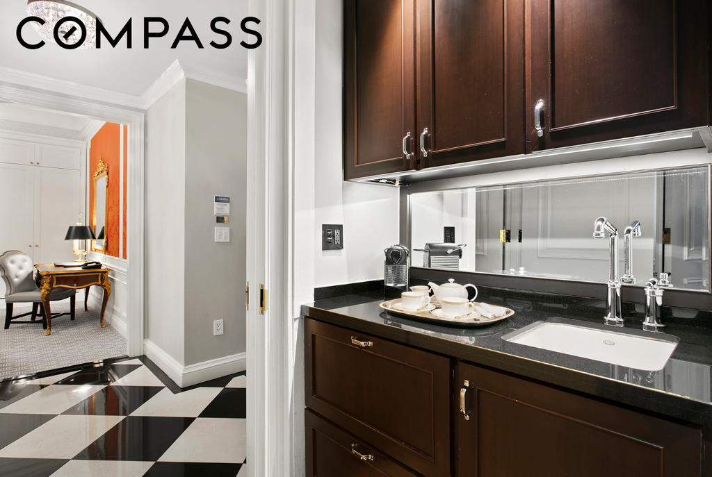 2 East 55th Street, Unit 936W39 photo 4