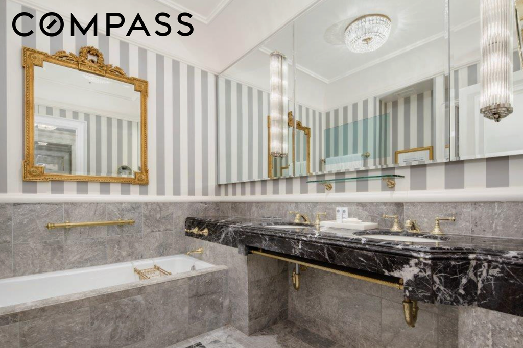 2 East 55th Street, Unit 936W39 photo 6