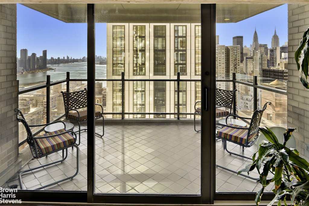 425 East 58th Street, Unit 33D photo 2