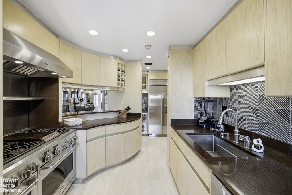 425 East 58th Street, Unit 33D photo 8