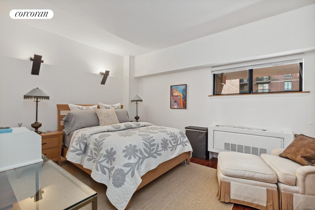 350 Albany Street, Unit 4R photo 4