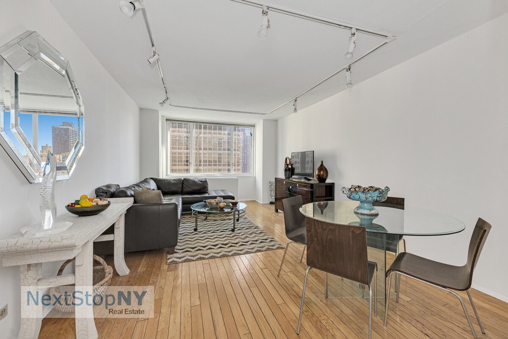 245 East 54th Street, Unit 17G