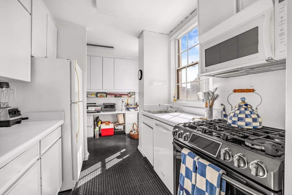 500 East 83rd Street, Unit 11B photo 3