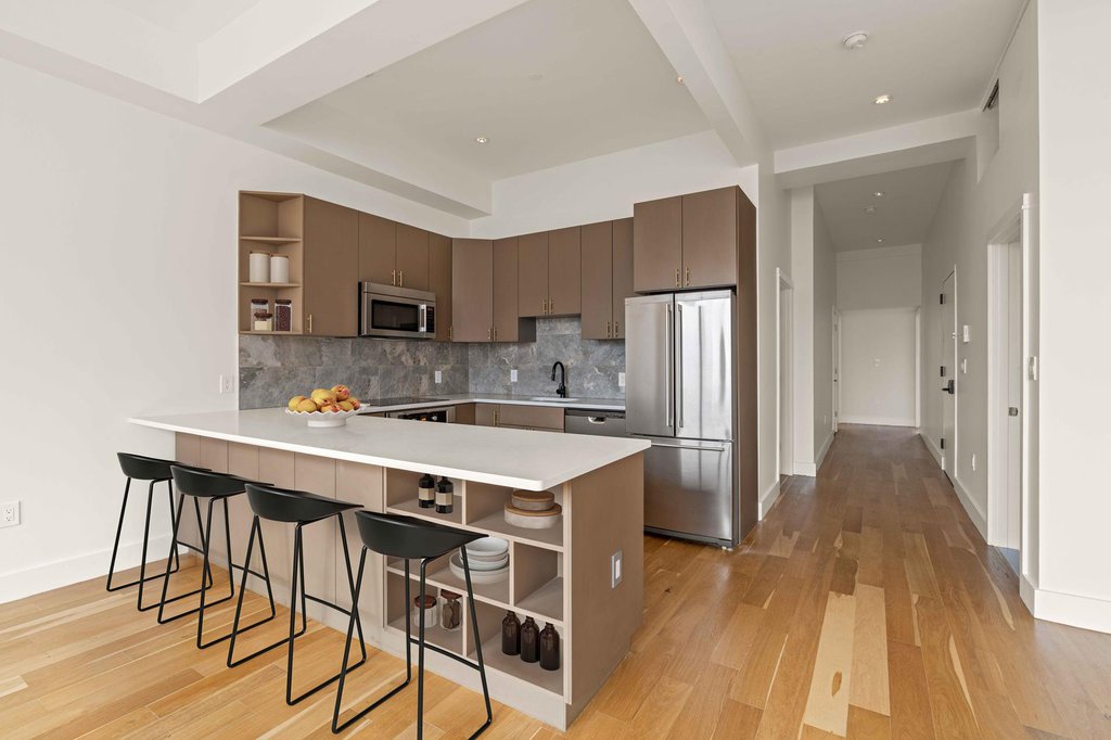 5-12 51st Avenue, Unit 3 photo 3