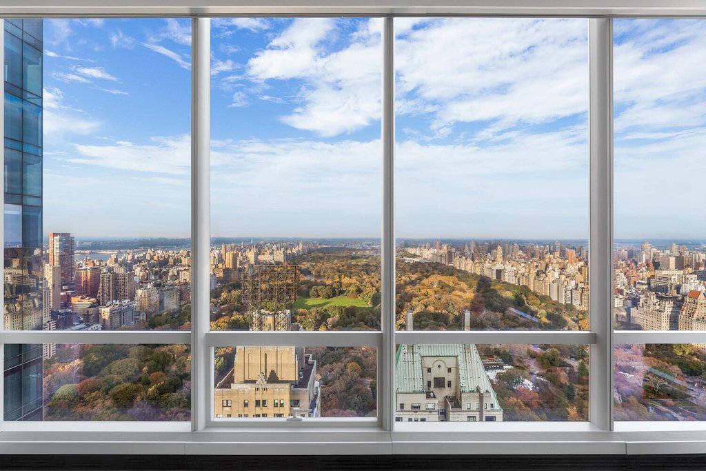 157 West 57th Street, Unit 53B photo 2