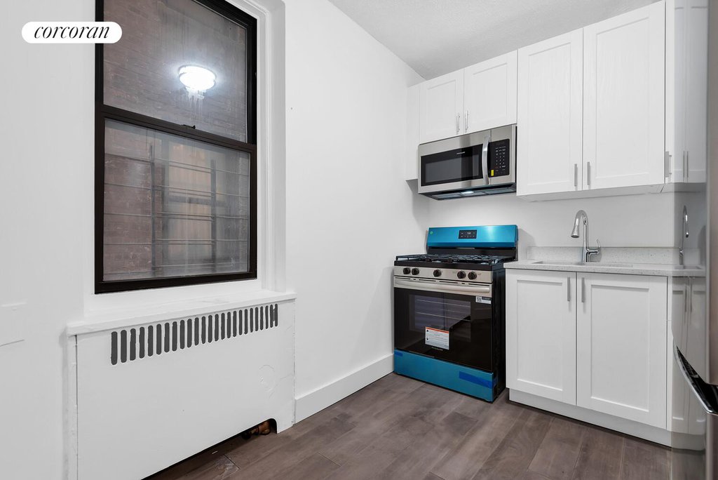 3245 Perry Avenue, Unit 1B photo 3