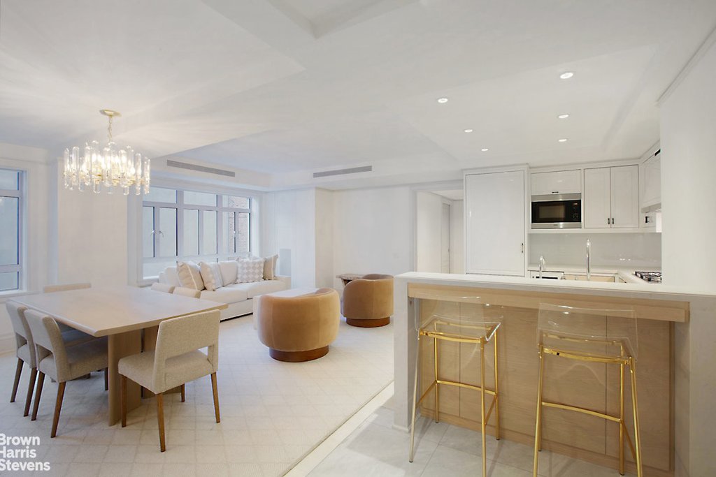 21 East 61st Street, Unit 5F photo 2