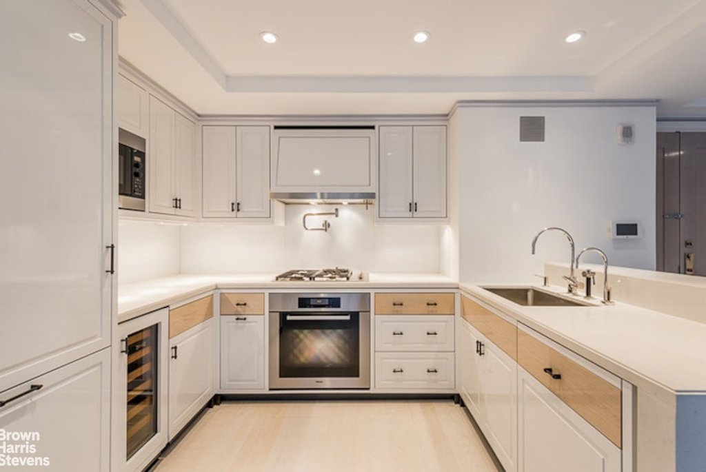 21 East 61st Street, Unit 5F photo 4