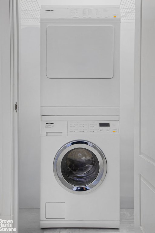 21 East 61st Street, Unit 5F photo 10