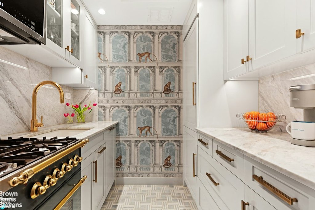 155 East 34th Street, Unit 15H photo 2
