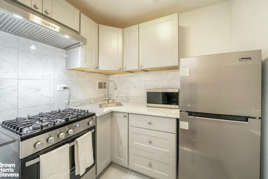 330 East 49th Street, Unit 3L photo 5