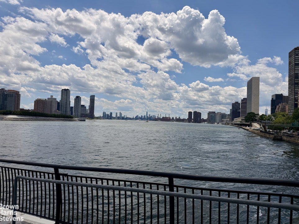 434 East 52nd Street, Unit 10E photo 33