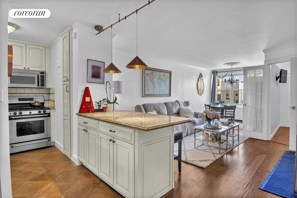 205 Third Avenue #15A