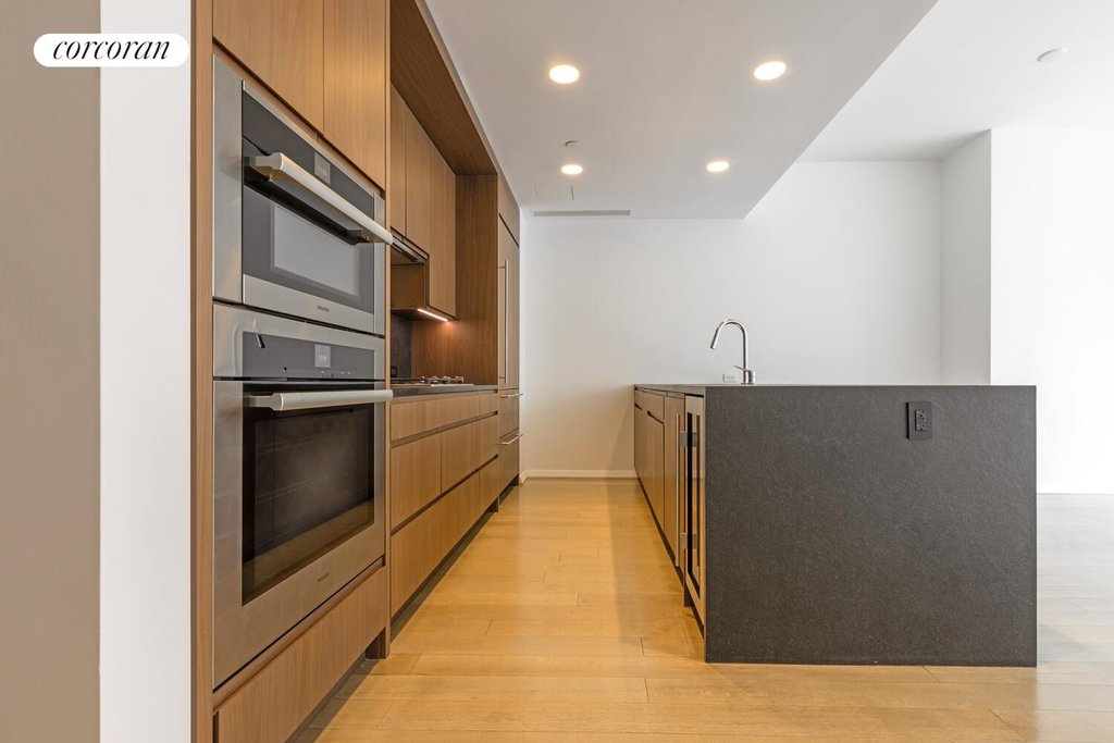 50 West Street, Unit 18A photo 4