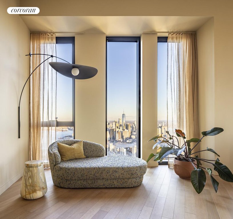 85 Fleet Street, Unit PH92 photo 3