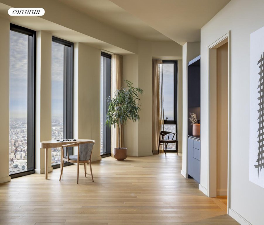 85 Fleet Street, Unit PH92 photo 4