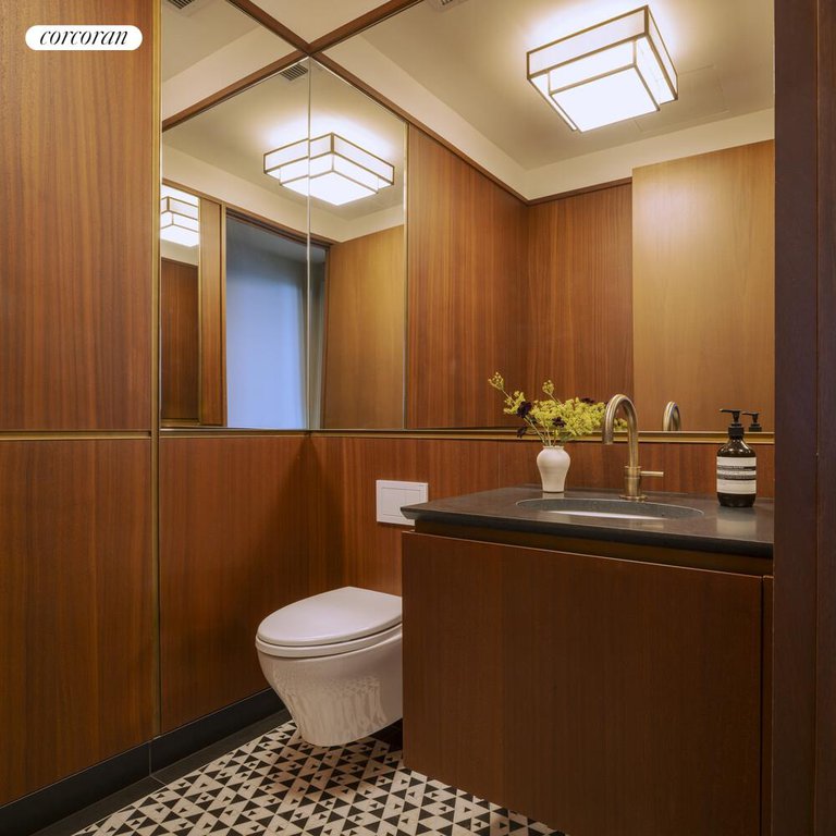 85 Fleet Street, Unit PH92 photo 6