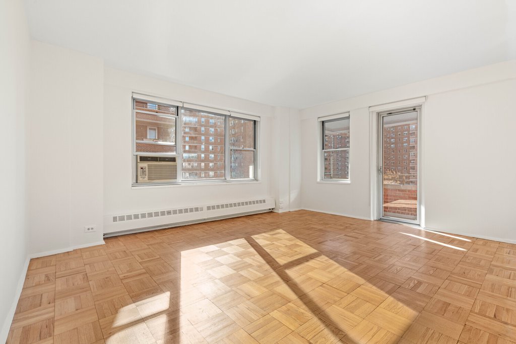 475 FDR Drive, Unit L902