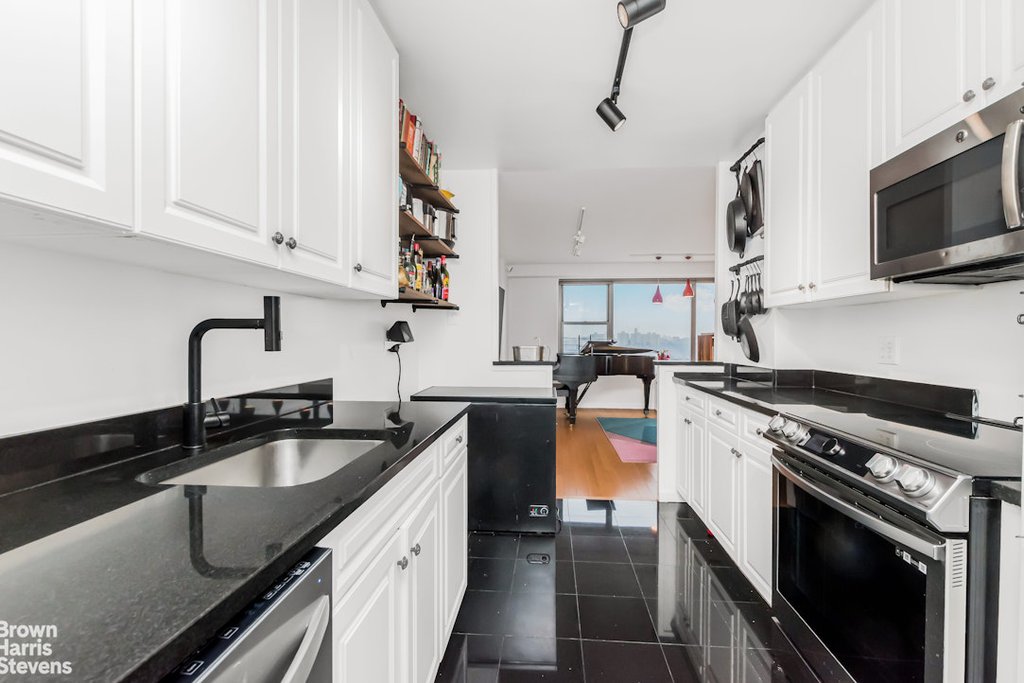 2500 Johnson avenue, Unit 15G photo 6