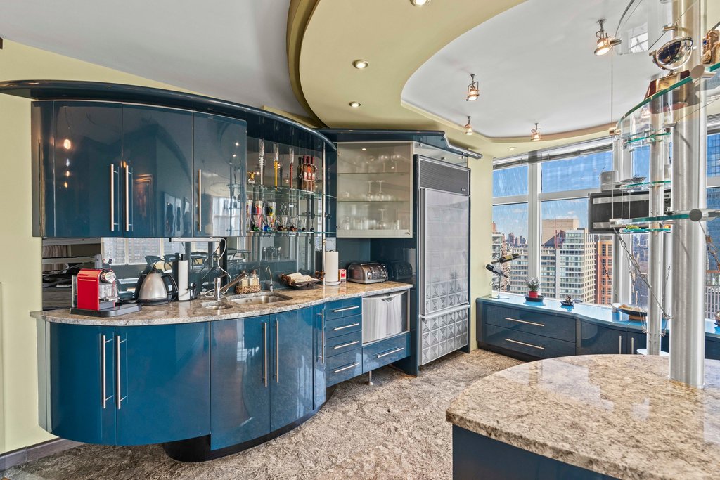 160 West 66th Street, Unit 34G photo 3