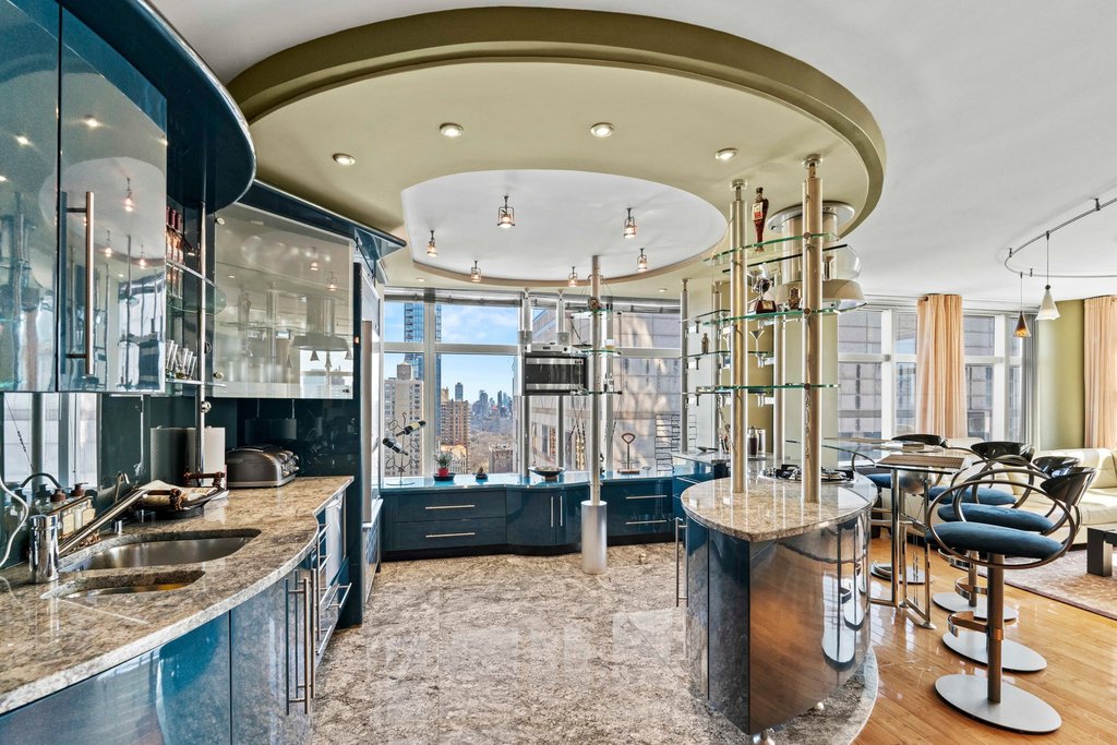 160 West 66th Street, Unit 34G photo 4