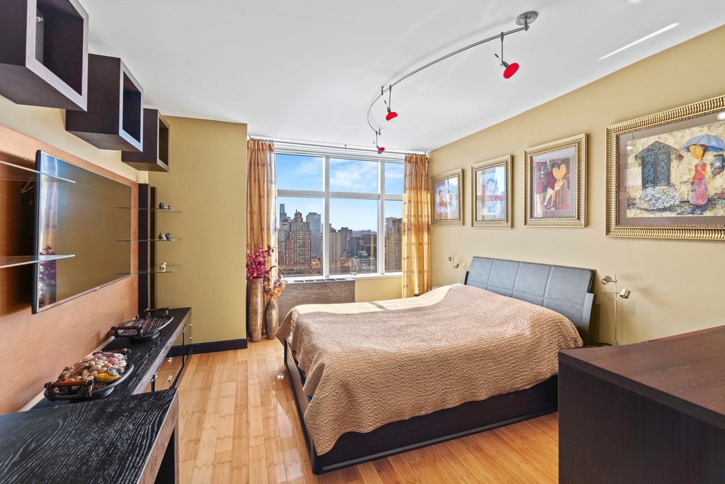 160 West 66th Street, Unit 34G photo 8