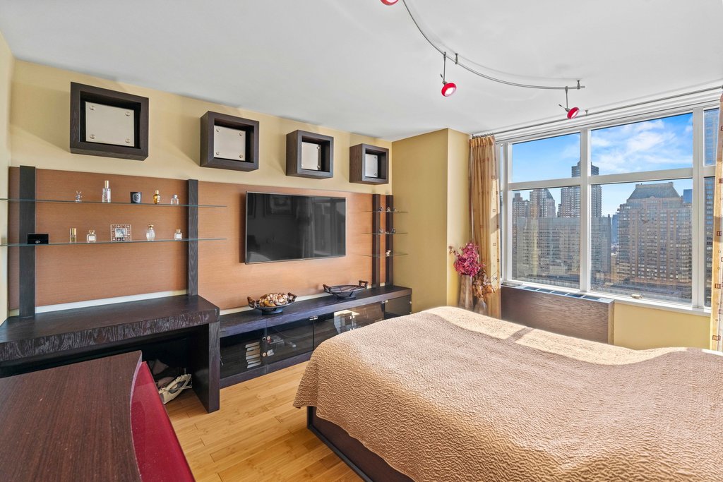 160 West 66th Street, Unit 34G photo 9