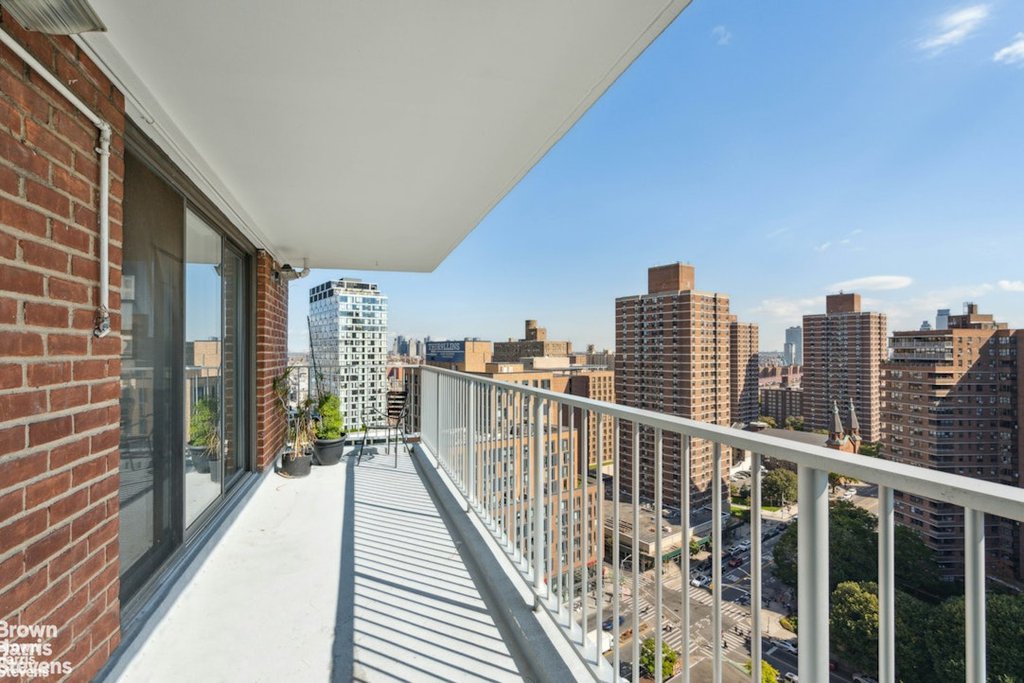 387 Grand Street, Unit K2002 photo 3