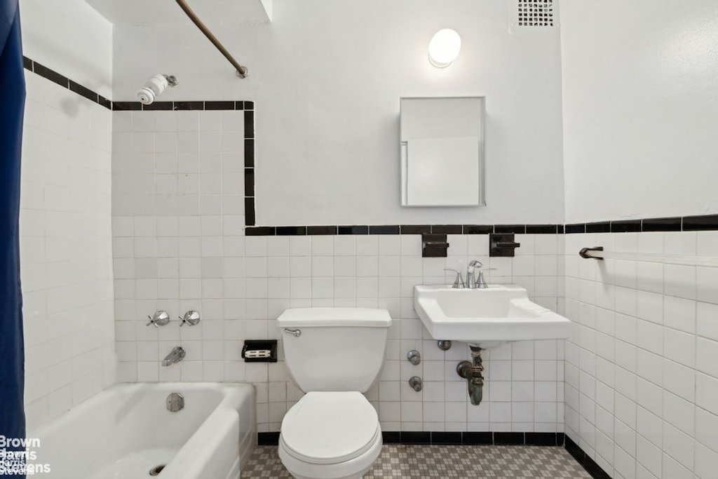 387 Grand Street, Unit K2002 photo 9