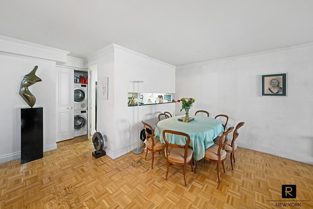 404 East 76th Street, Unit 3C photo 2