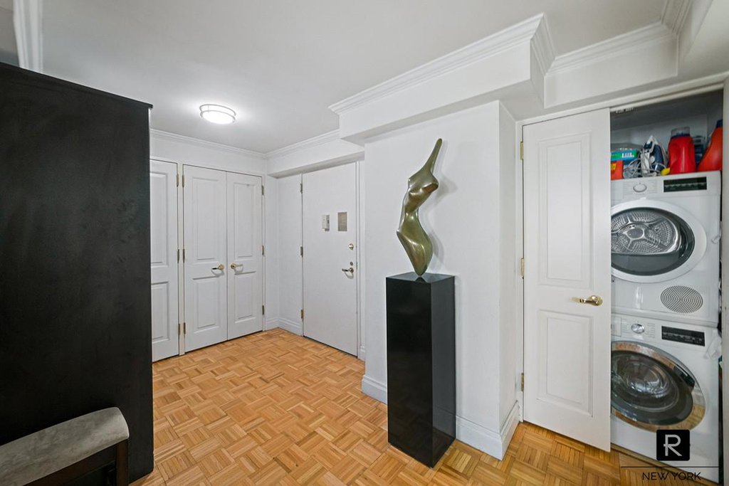 404 East 76th Street, Unit 3C photo 3