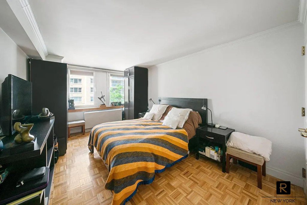 404 East 76th Street, Unit 3C photo 4